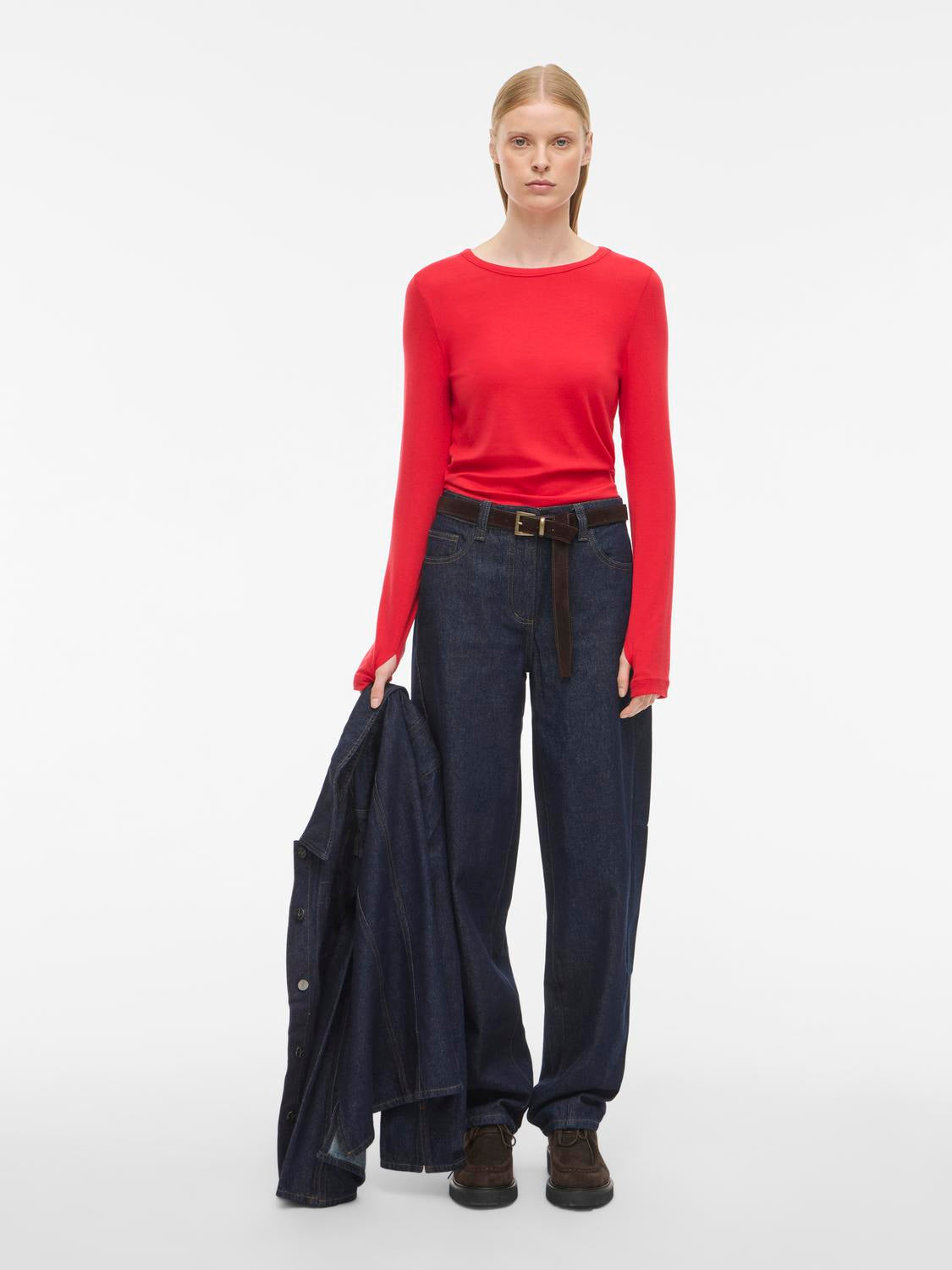 model_shot-front_full